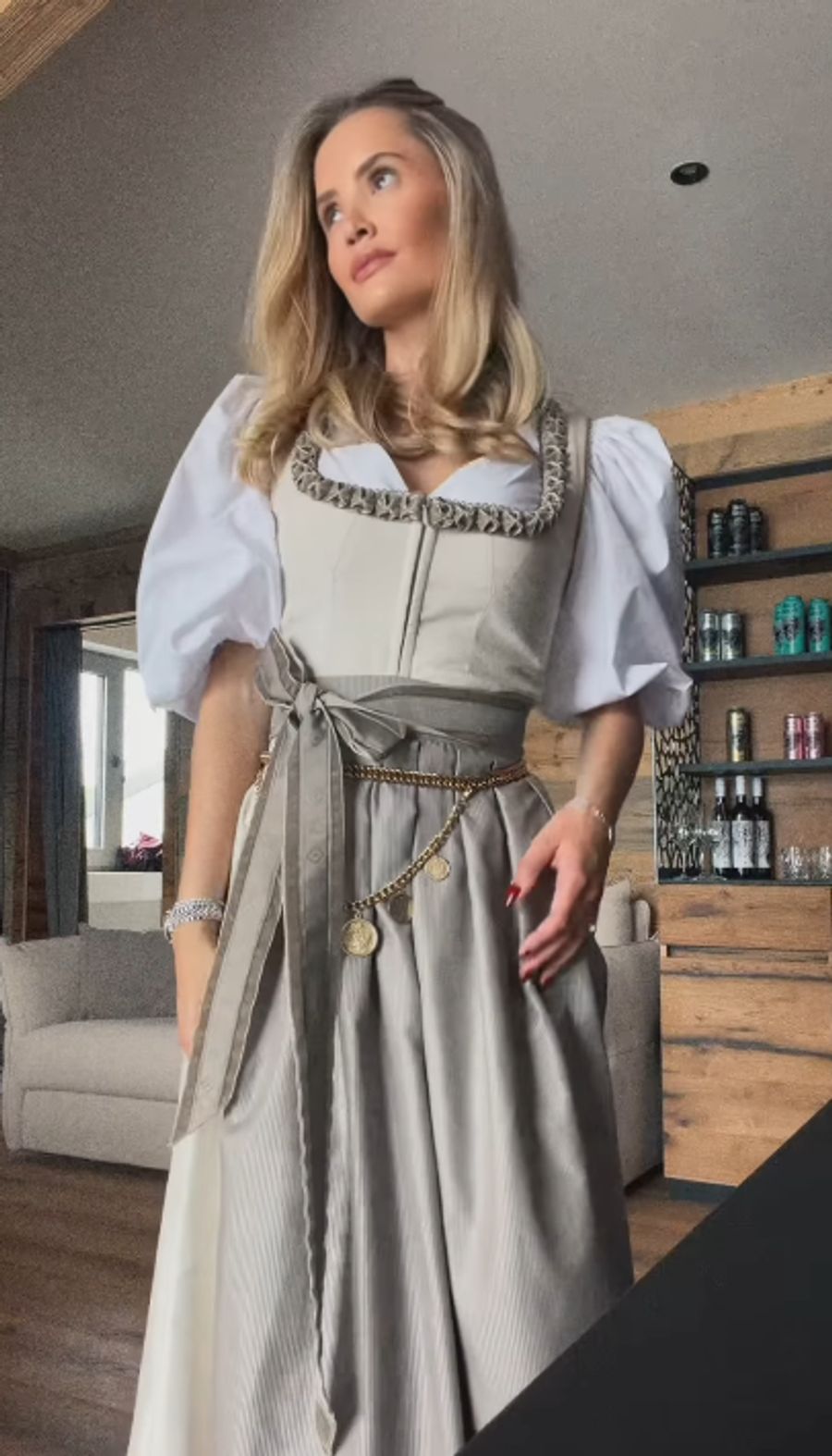 Will sie damit etwa andeuten, dass sie vergeben ist?
