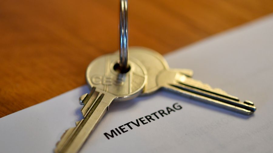 Eine Immobilienfirma kaufte das Haus für 14 Millionen und kündigte allen Mieterinnen und Mietern. (Symbolbild)