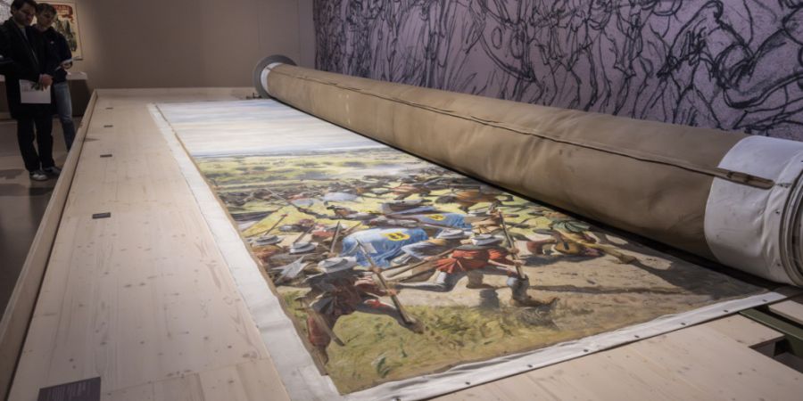 Der Star der Ausstellung ist eine liegende Rolle des berühmten Murten-Panoramabilds.