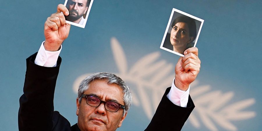 Der iranische Regisseur Mohammad Rasoulof ist mit seinem Film «The Seed of the Sacred Fig» bei der 77. Ausgabe der Filmfestspiele von Cannes für die Goldene Palme nominiert.