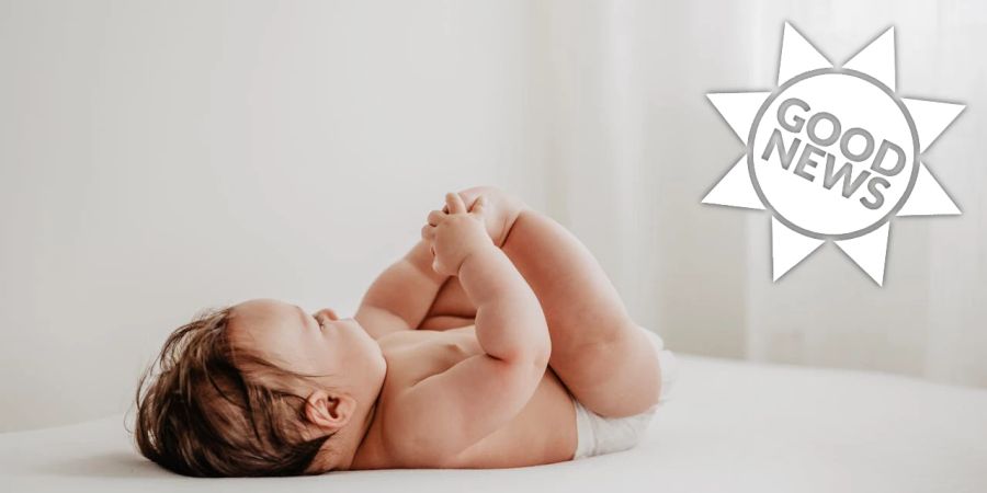 Baby in Windeln