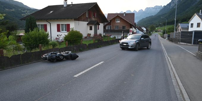 Heiligkreuz SG - Kollision zwischen Auto und Motorrad