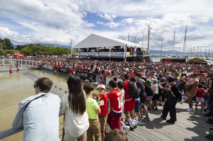 Public Viewings zum Nati-Achtelfinal gegen Italien an der EM 2024 wie hier in Lausanne könnten ungemütlich werden.