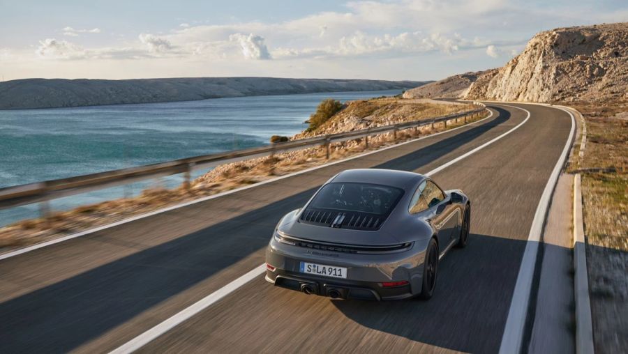 Porsche 911 Carrera GTS Hybrid