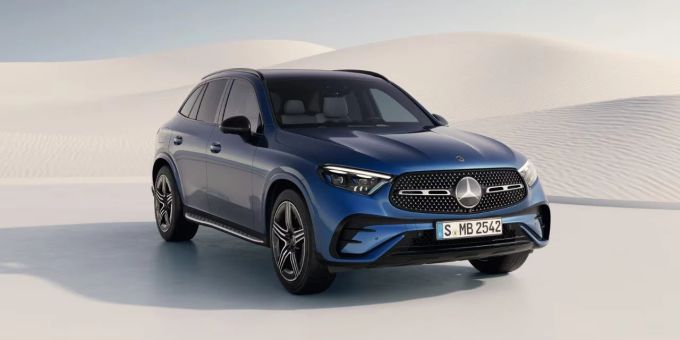 Der Elektro-GLC tritt in einem hart umkämpften Marktsegment an. Zu seinen Konkurrenten zählen unter anderem der Tesla Model Y, der Audi Q4 e-tron und der BMW iX3. Mercedes Benz GLC
