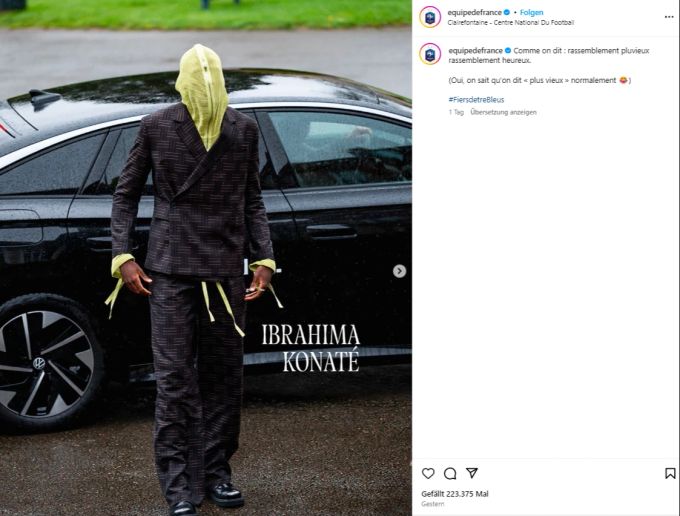 Mit diesem Outfit taucht Ibrahima Konate bei der Nati auf. Ibrahima Konate