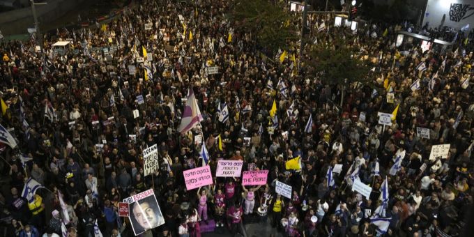 In Israel greifen aktuell zahlreiche Proteste um sich. (Symbolbild) israel proteste tel aviv