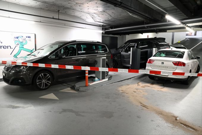 Bei der Kollision wurden drei Personen verletzt. Drei Verletzte