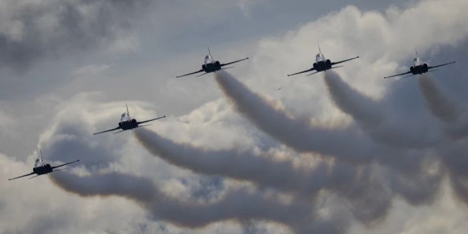 Bei der Gruppe Verteidigung der Schweizer Armee kommt es zu Sparmassnahmen. Armee