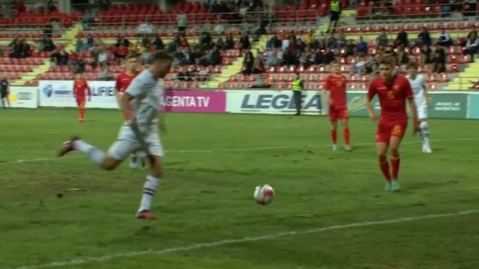Valmir Matoshi erzielt das 2:0 für die U21 der Schweizer Nati gegen Montenegro. Schweizer Nati U21 Montenegro