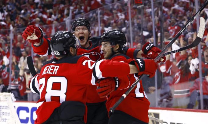 Die New Jersey Devils melden sich in den Playoffs der NHL zum Dienst. NHL