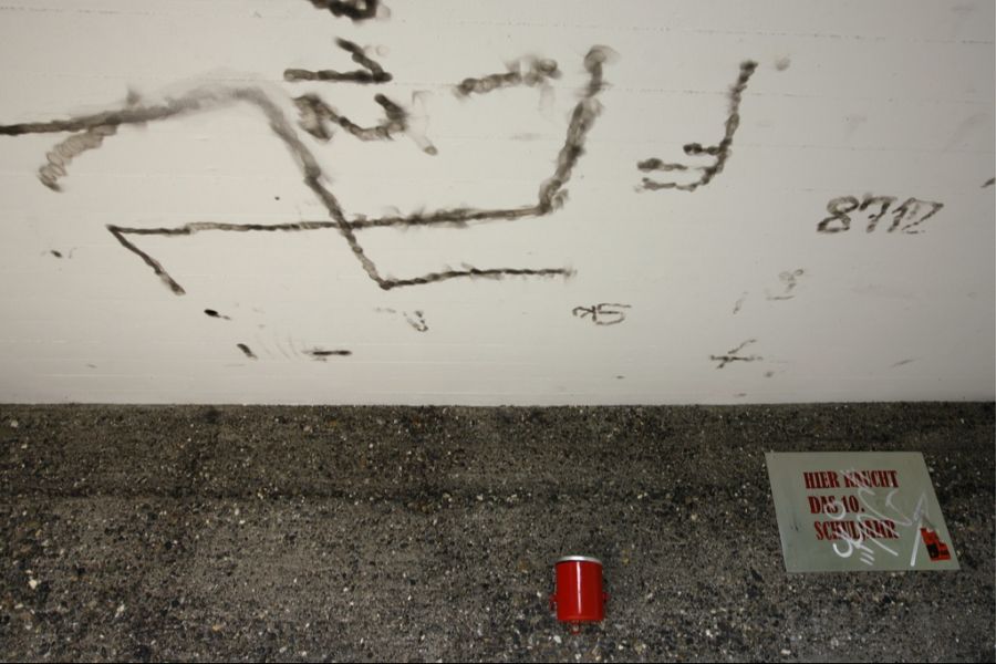 Immer wieder kommt es an Schulen in Thüringen (D) zu Vorfällen wie beispielsweise Hakenkreuz-Schmierereien. (Symbolbild)