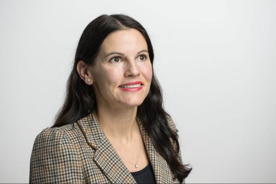 «Ich kann mir durchaus vorstellen, die Schwelle bei 14 bis 16 Jahren anzusetzen», sagt SVP-Nationalrätin Nina Fehr Düsel.