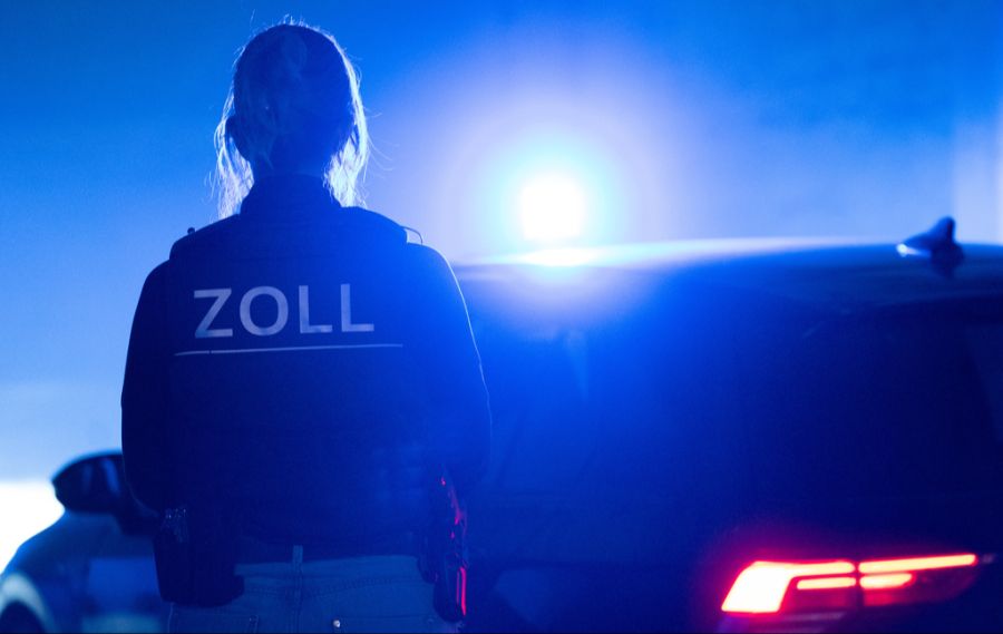 Schwarzarbeit Zollmitarbeiterin