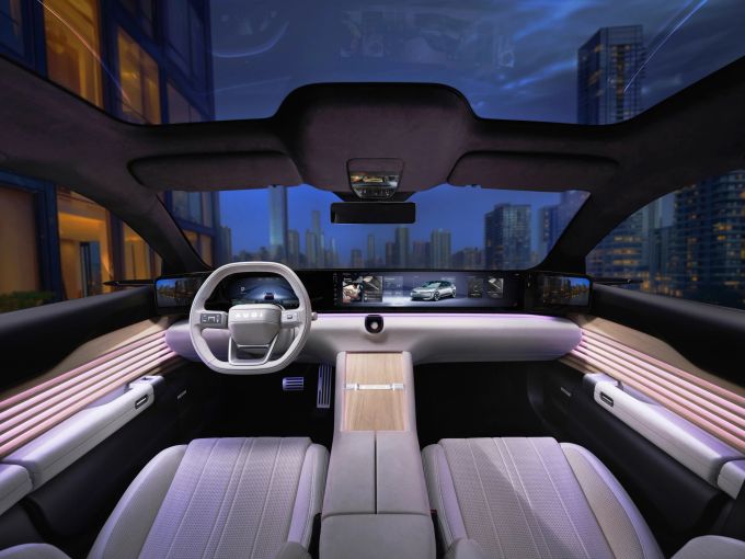 Der Innenraum der Serienversion wird wohl etwas weniger futuristisch ausfallen als der des E Concept. Audi E Concept