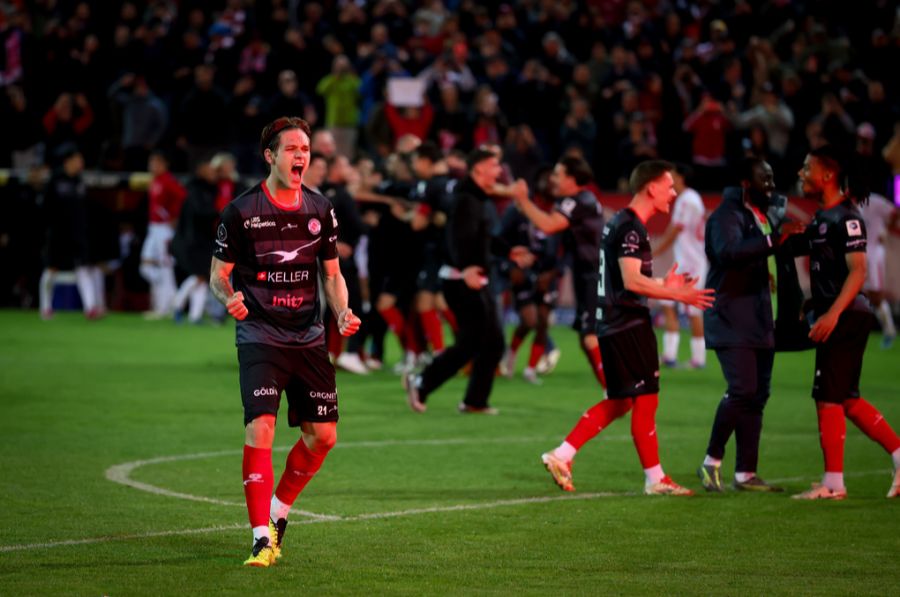 Ekstase auf der Schützenwiese: Der FC Winterthur schafft den direkten Ligaerhalt.