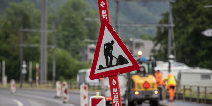 Die Stadt Zug lässt die Grienbachstrasse sanieren. (Symbolbild) Stadt Zug