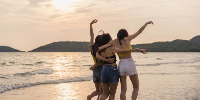 Freundinnen am Strand