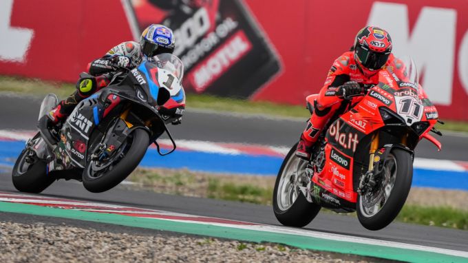 Treffen sich Toprak Razgatlioglu und Nicolò Bulega bald in der MotoGP wieder? Superbike-WM Razgatlioglu Bulega