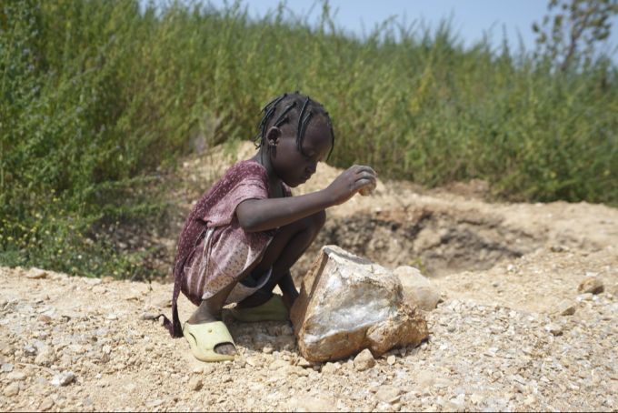 In den Industrienationen wird Lithium knapp, unter anderem in Nigeria wird es auch von Kindern illegal abgebaut. (Archivbild) Kinderarbeit Lithium knapp