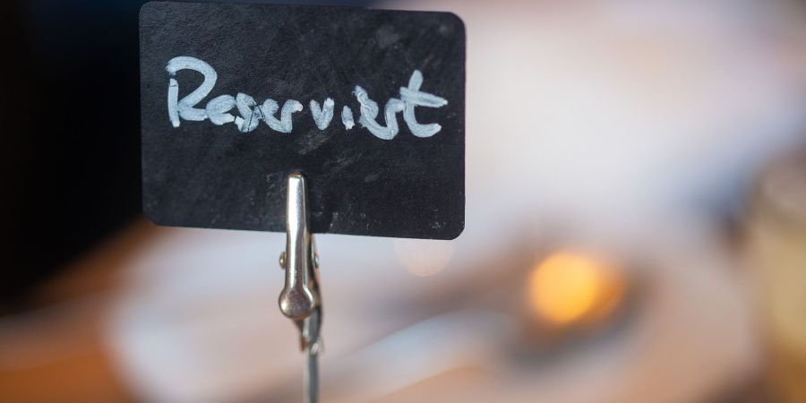 Wer im Restaurant einen Tisch reserviert und nicht erscheint, kann vom Wirt zur Kasse gebeten werden.