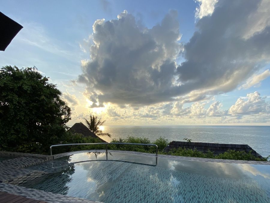 Pool Wolken Meer Sonnenuntergang