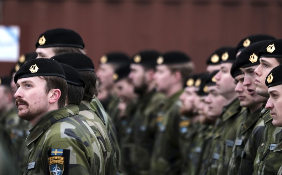 Die Armee plant auch, jährlich 4000 Menschen mehr zu rekrutieren.