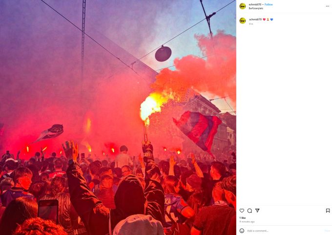 Die Fans haben sich bereits in Scharen auf dem Barfüsserplatz versammelt. Barfüsserplatz FC Basel