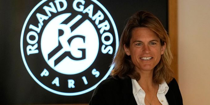 Amelie Mauresmo ist genervt von den Diskussionen um den Spielplan. Amelie Mauresmo ist genervt von den Diskussionen um den Spielplan.