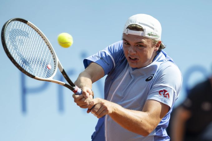 Dominic Stricker im Einsatz an den Swiss Open in Gstaad. Swiss Open Gstaad Stricker