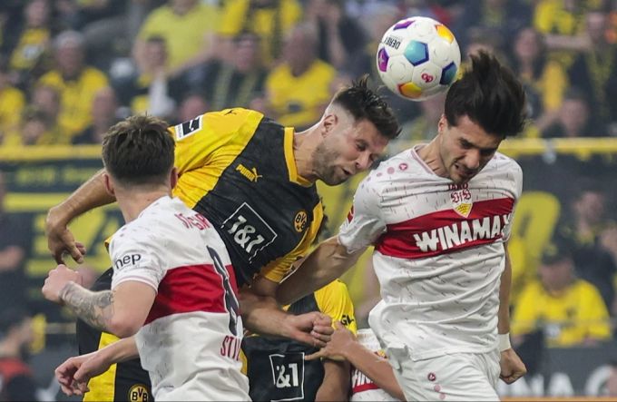 Der BVB beisst sich am VfB Stuttgart in der Bundesliga die Zähne aus. BVB VfB Stuttgart Bundesliga