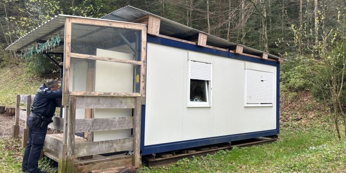 Einbruch in Waldkindergarten Älmenwald in Bilten GL. Einbruch in Waldkindergarten