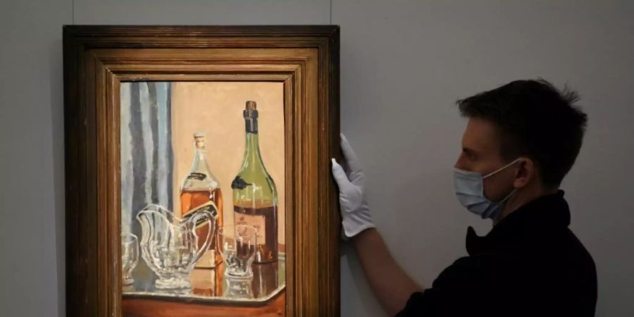 «Jug with Bottles» von Winston Churchill