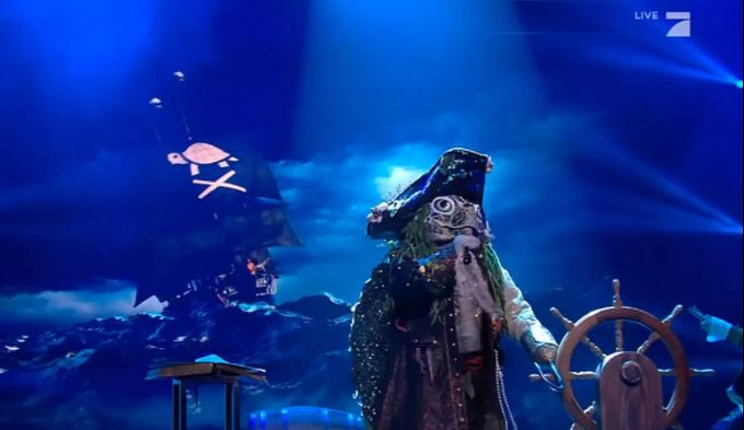 «The Masked Singer»: Die Schildkröte singt vor der Jury. The Masked Singer