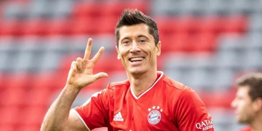 Aus der Bundesliga darf sich Bayern Münchens Torjäger Robert Lewandowski Hoffnungen bei der Weltfussballer-Kür machen. Foto: Matthias Balk/dpa