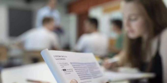 Der Kanton Schwyz will das Mittelschulgesetz anpassen. (Symbolbild) Mittelschulen Schwyz