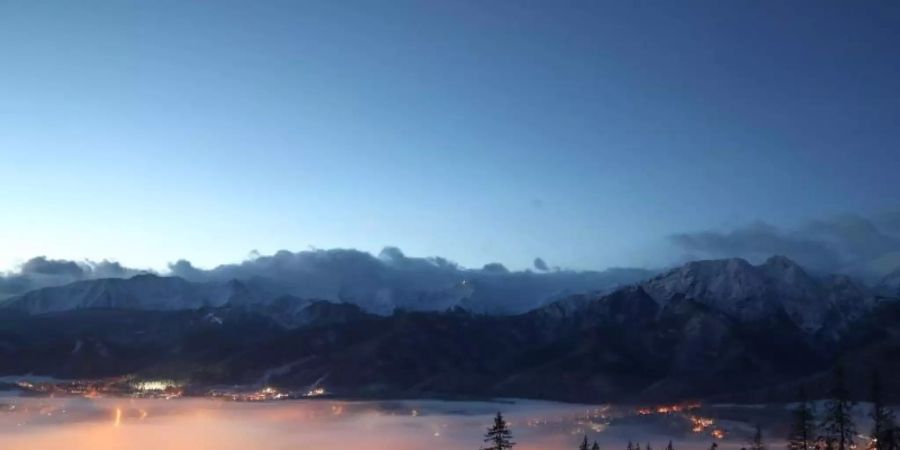 In Polen sollen Hotels und Skigebiete wieder öffnen dürfen. In dem bekannten Skiort Zakopane in der Tatra dürfte es voll werden. Foto: Grzegorz Momot/PAP/dpa