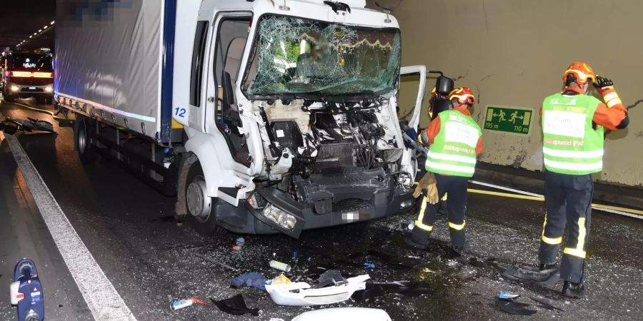 Auffahrkollision im Tunnel