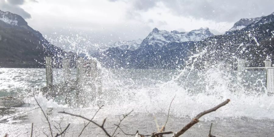 Am Wochenende zieht ein Föhnsturm über die Schweizer Alpen. (Archivbild)