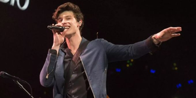 Shawn Mendes unterbricht seine Welt-Tournee bis auf weiteres. Shawn Mendes
