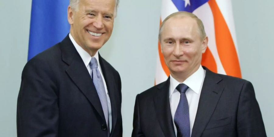 Joe Biden und Wladimir Putin im Jahr 2011