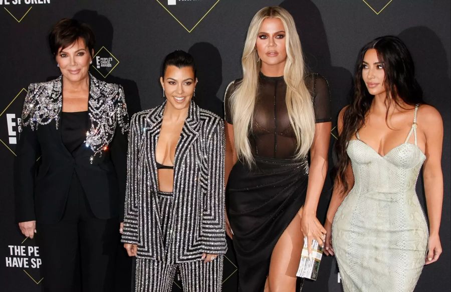 Kris Jenner (von l.), Kourtney Kardashian, Khloé Kardashian und Kim Kardashian.