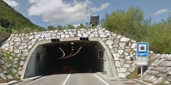 Der westliche Eingang des Ligerztunnels. Ligerz