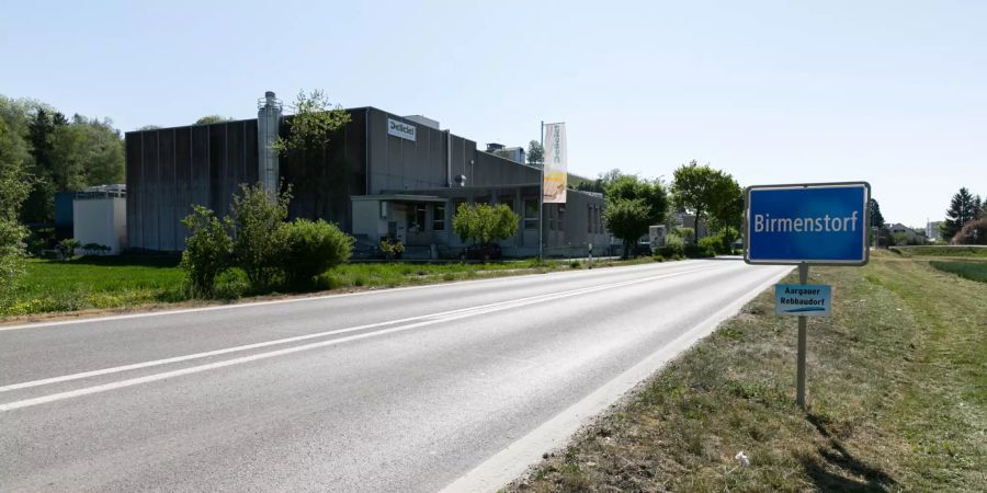 Die Einfahrt Richtung der Gemeinde Birmenstorf (AG).