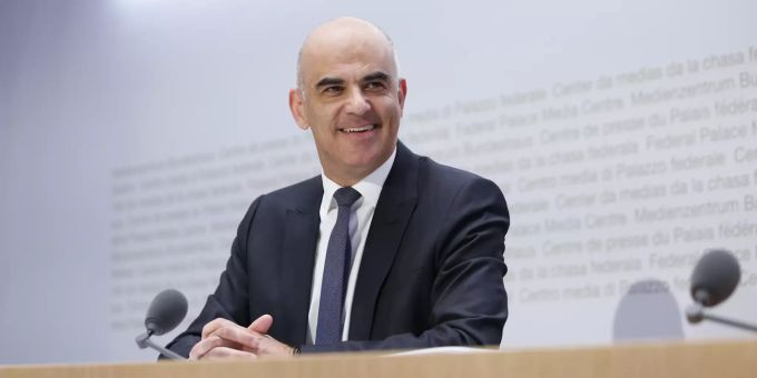 Bundesrat Alain Berset während einer Medienkonferenz des Bundesrates über die Situation des Coronavirus. coronakrise Alain Berset