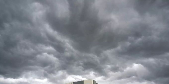 Das schlechte Wetter macht der Nasa einen Strich durch die Rechnung. Foto: David J. Phillip/AP/dpa Das schlechte Wetter macht der Nasa einen Strich durch die Rechnung. Foto: David J. Phillip/AP/dpa