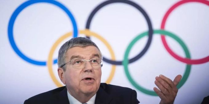 IOC-Chef Thomas Bach gab zu, dass die Neuorganisation der Olympischen Spiele eine «Mammutaufgabe» sei. Foto: Jean-Christophe Bott/KEYSTONE/dpa IOC-Chef Thomas Bach gab zu, dass die Neuorganisation der Olympischen Spiele eine «Mammutaufgabe» sei. Foto: Jean-Christophe Bott/KEYSTONE/dpa