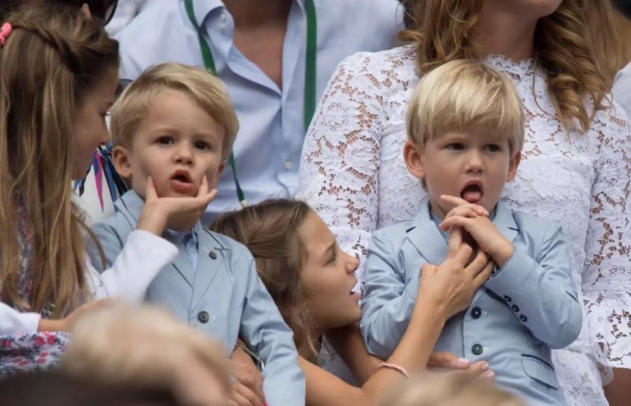 Ab und zu sind Leo und Lenny an Spielen von Roger Federer anzutreffen.