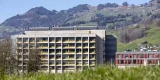 Steigende Zahlen - Neue Massnahmen rund ums Spital Schwyz