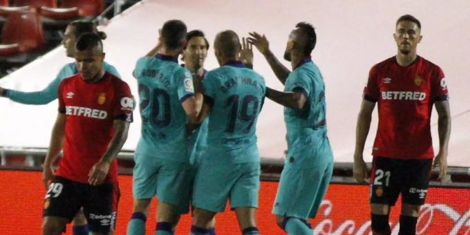 Die Spieler des FC Barcelona jubeln über den Treffer zum 2:0. Foto: Francisco Ubilla/AP/dpa Die Spieler des FC Barcelona jubeln über den Treffer zum 2:0. Foto: Francisco Ubilla/AP/dpa